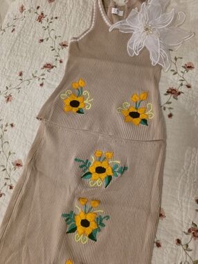 MEXICANA Beige Ribbed Two-Piece Set with Yellow Sunflower Embroidery